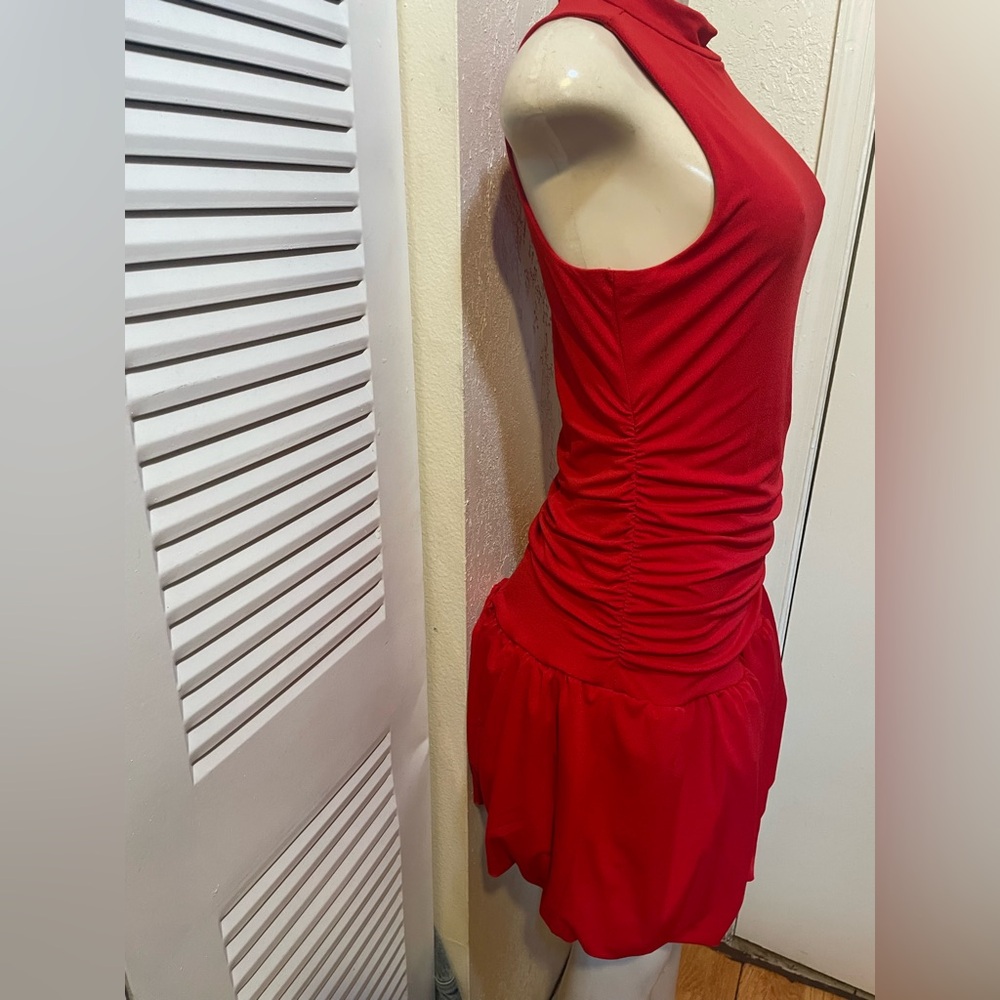 Elegant Red Sleeveless Dress